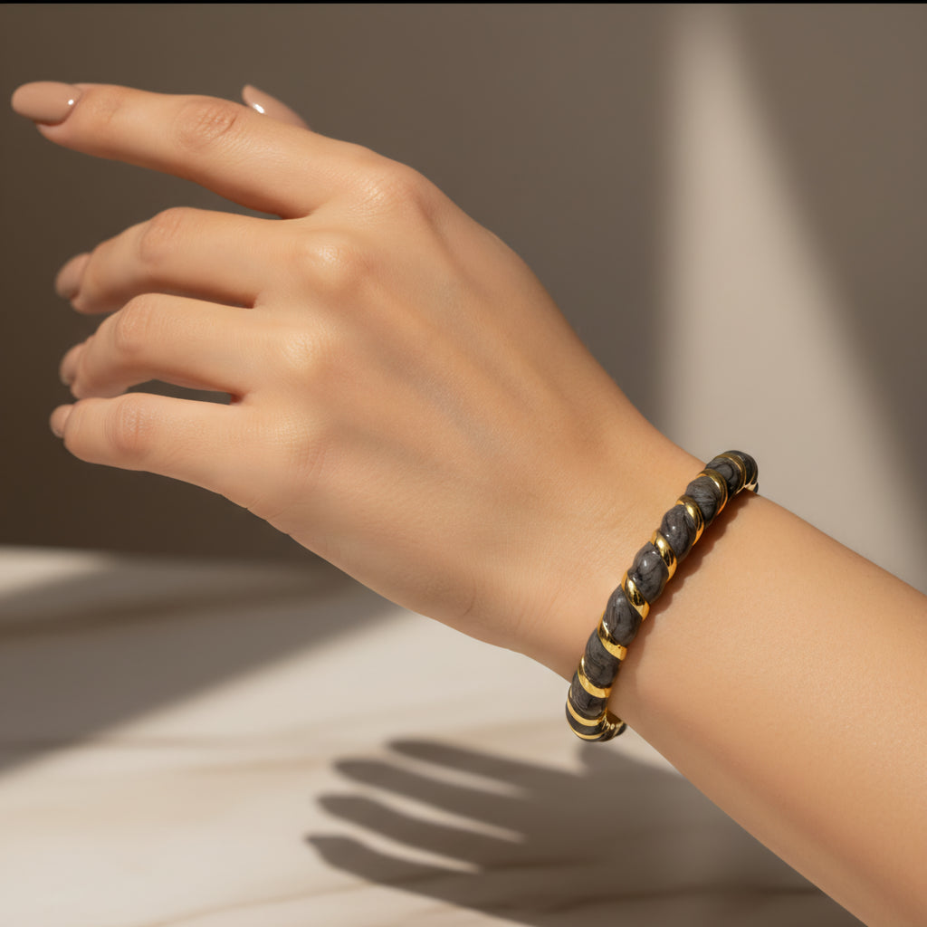 Grey Twisted Enamel Chain Pendant with Gold Stripes | Anti-Tarnish Luxury Jewelry