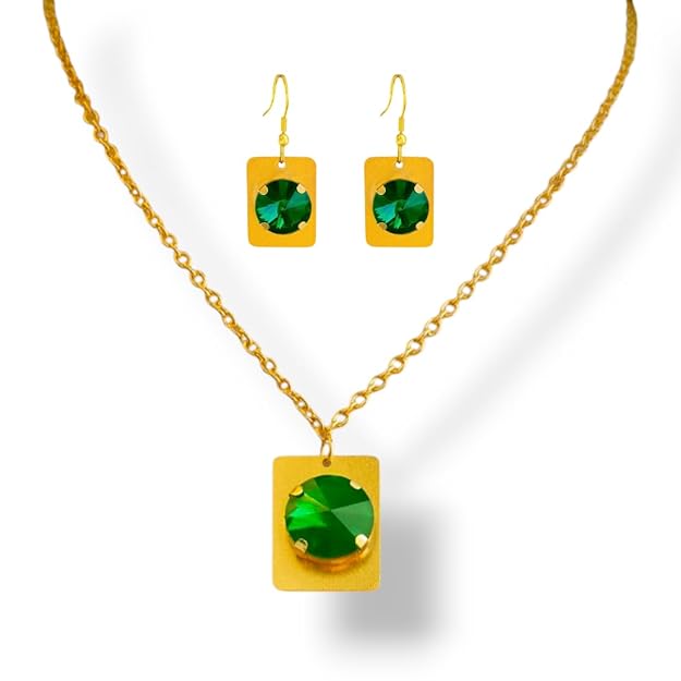 Emerald Bliss Pendant Set Stylish Crystal Necklace