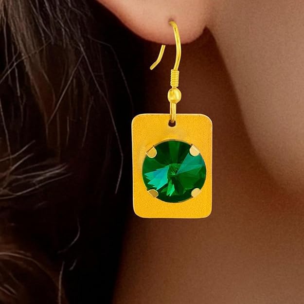 Emerald Bliss Pendant Set Stylish Crystal Necklace