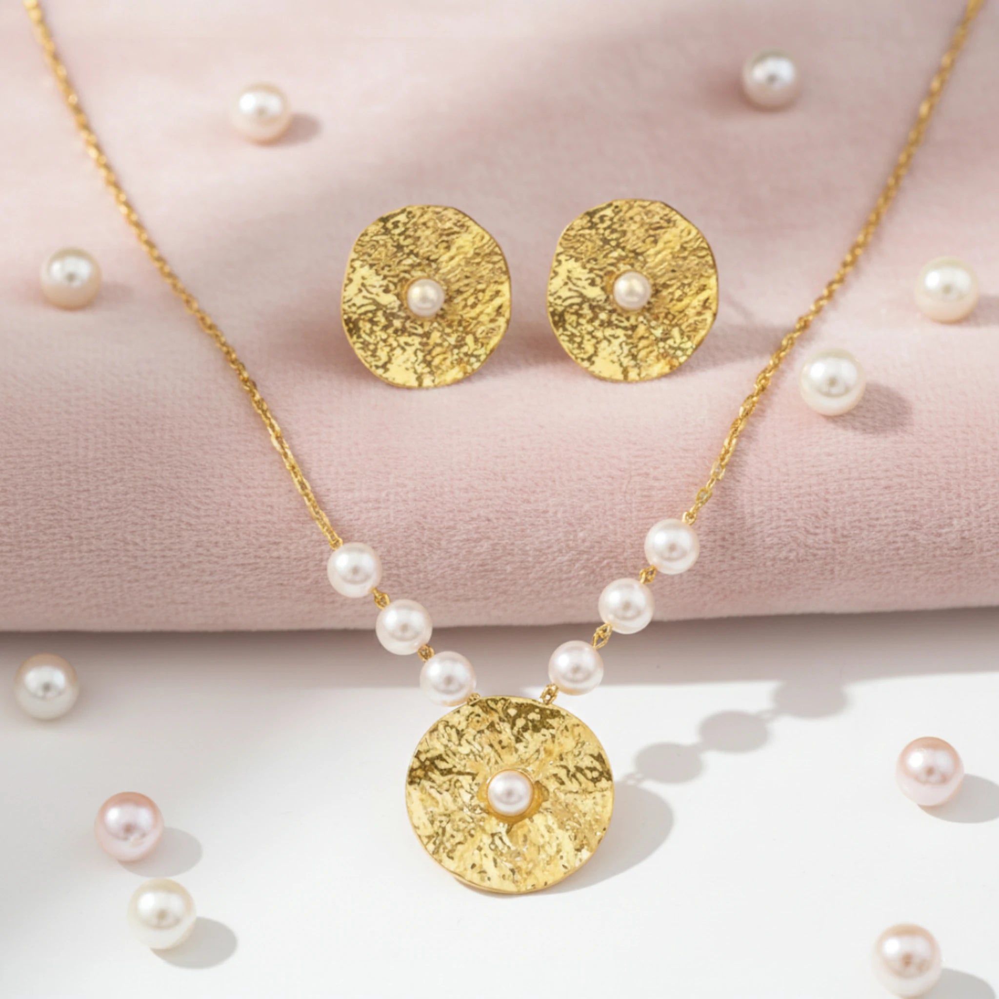 Anti- Tarnish Textured Pendant Necklace & Matching Earrings